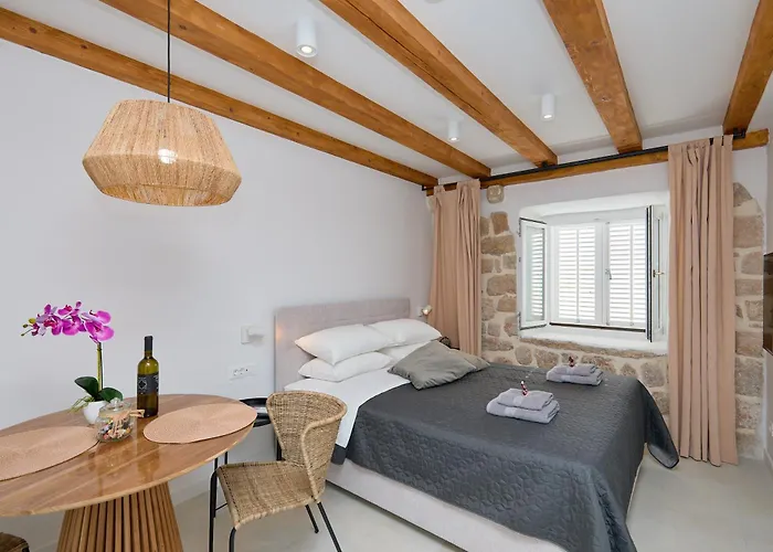 Studio Iza Grada