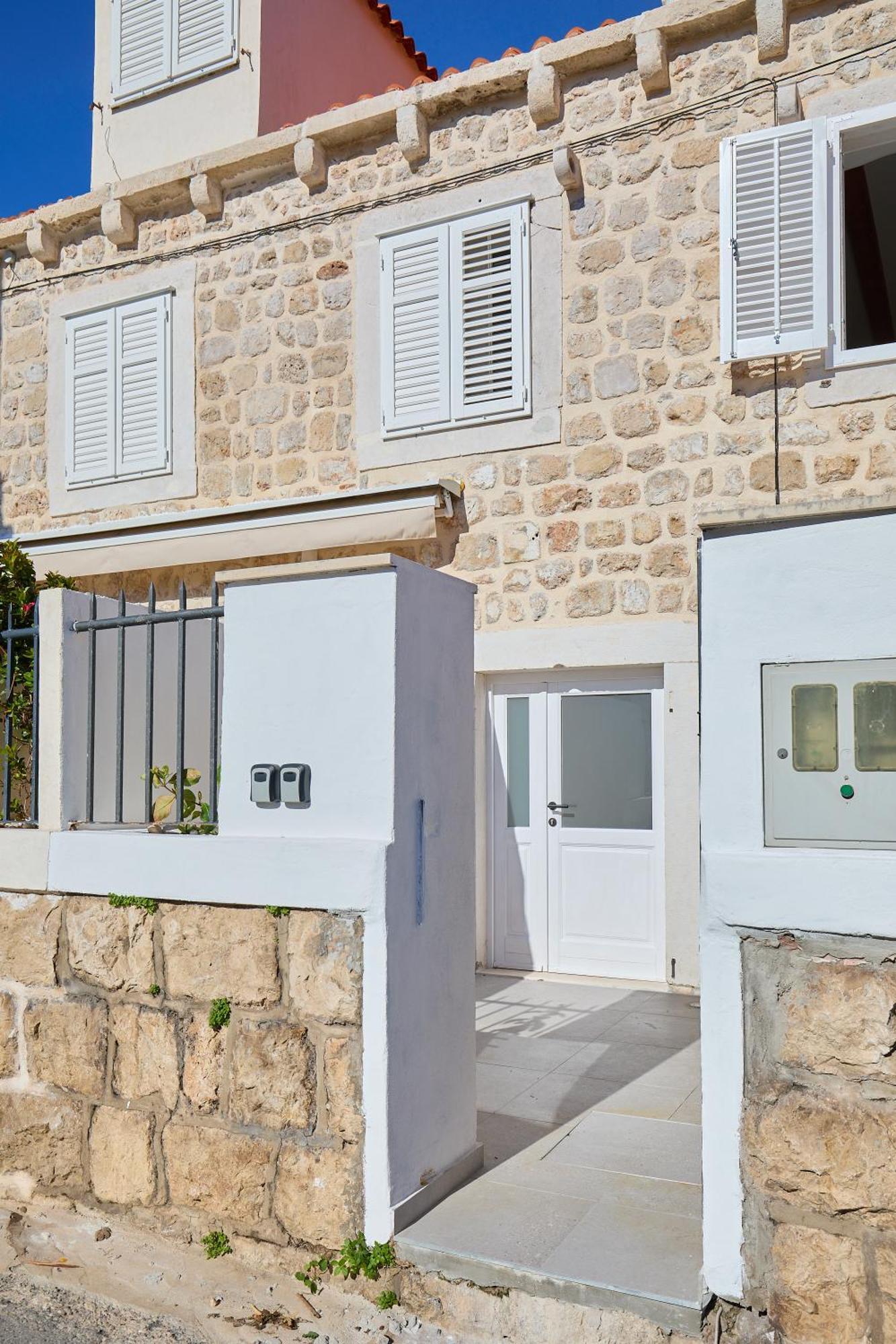 Iza Grada Apartman *